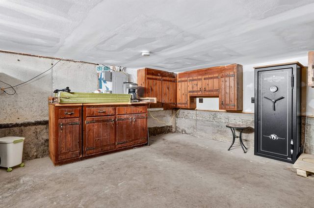 6 Homestead Drive, Derry, NH 03038