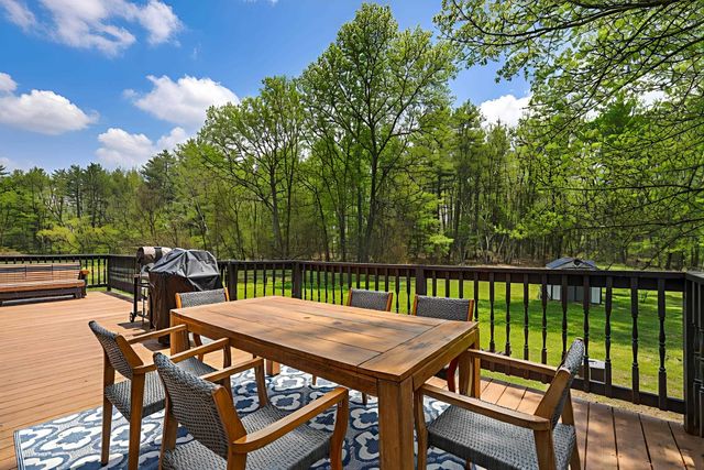 6 Homestead Drive, Derry, NH 03038