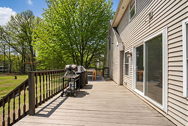 6 Homestead Drive, Derry, NH 03038