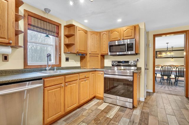 6 Homestead Drive, Derry, NH 03038