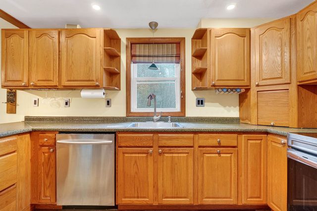 6 Homestead Drive, Derry, NH 03038