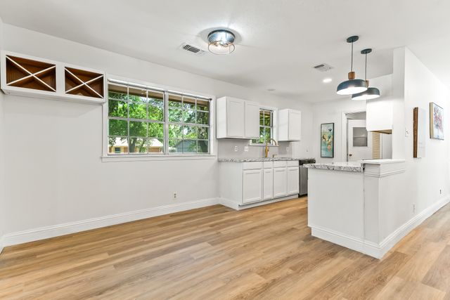 1302 Red Oak Street, Ennis, TX 75119