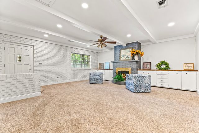 1302 Red Oak Street, Ennis, TX 75119