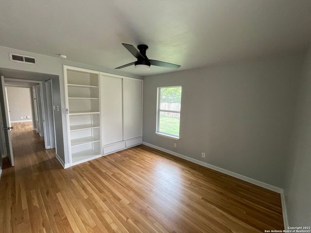 258 CRESHAM DR, San Antonio, TX 78218