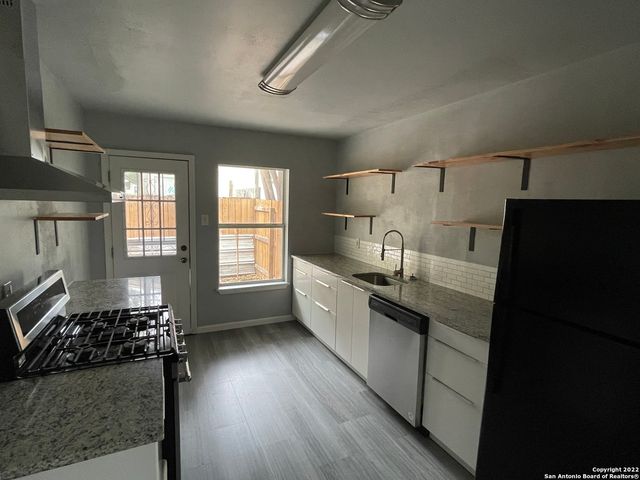 258 CRESHAM DR, San Antonio, TX 78218