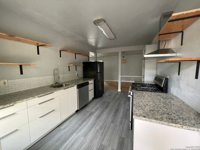 258 CRESHAM DR, San Antonio, TX 78218