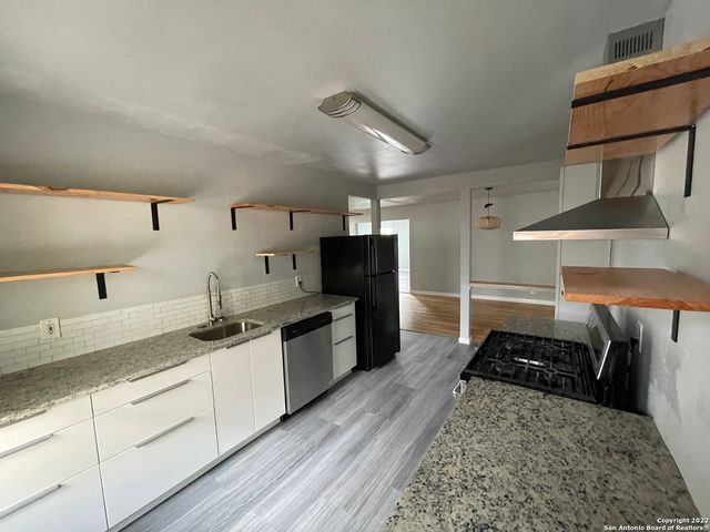 258 CRESHAM DR, San Antonio, TX 78218