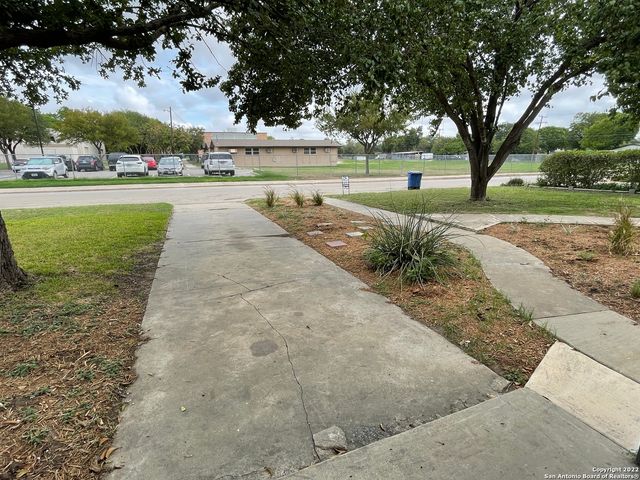 258 CRESHAM DR, San Antonio, TX 78218