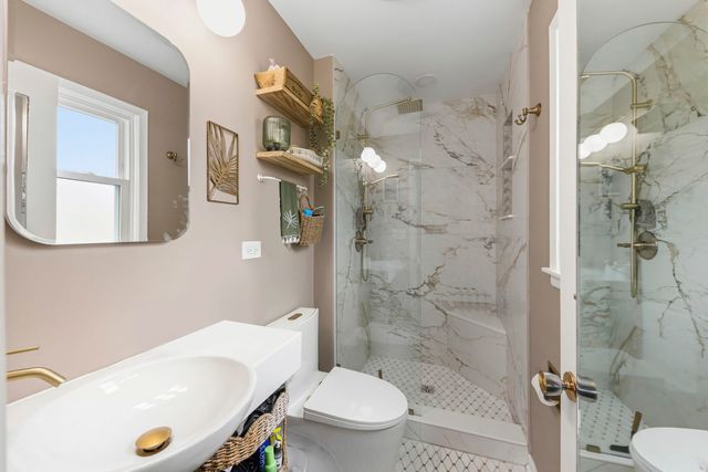 6065 Chase Avenue, Downers Grove, IL 60516