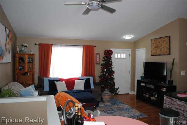 750 Applegate Drive, Marysville, MI 48040