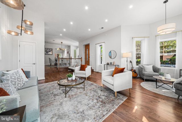 656 9TH ST NE, Washington, DC 20002
