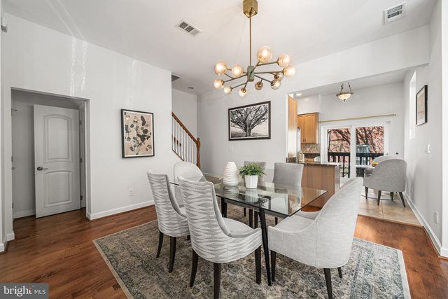 656 9TH ST NE, Washington, DC 20002