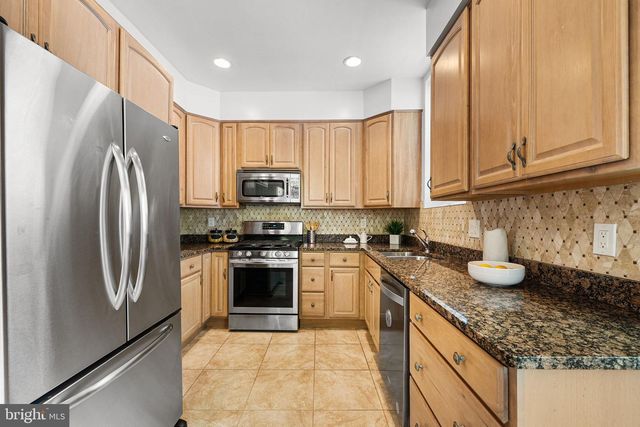 656 9TH ST NE, Washington, DC 20002