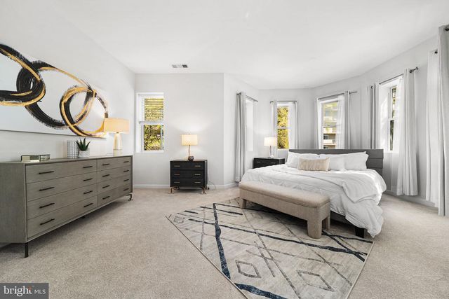 656 9TH ST NE, Washington, DC 20002