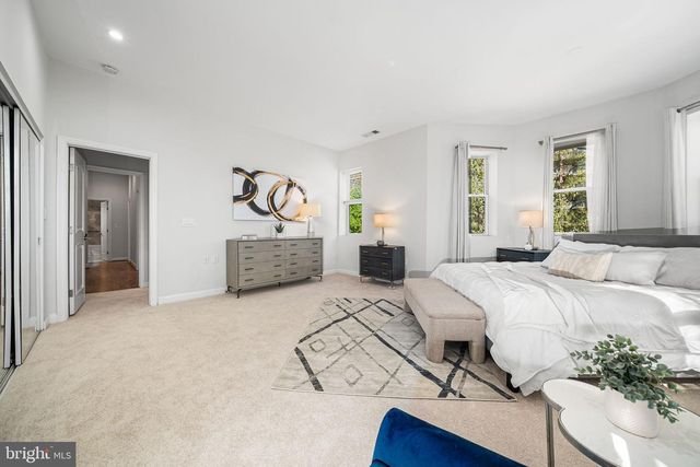 656 9TH ST NE, Washington, DC 20002