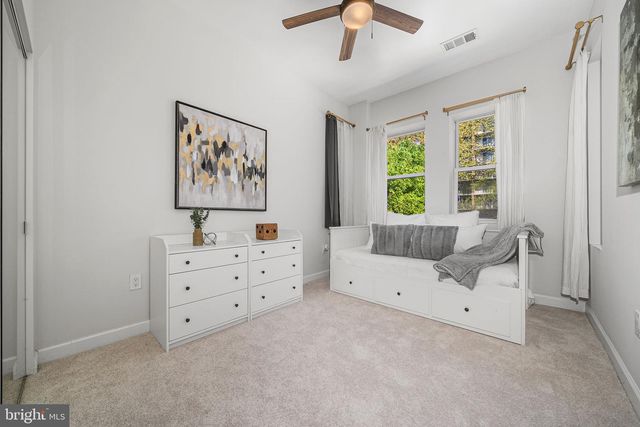 656 9TH ST NE, Washington, DC 20002