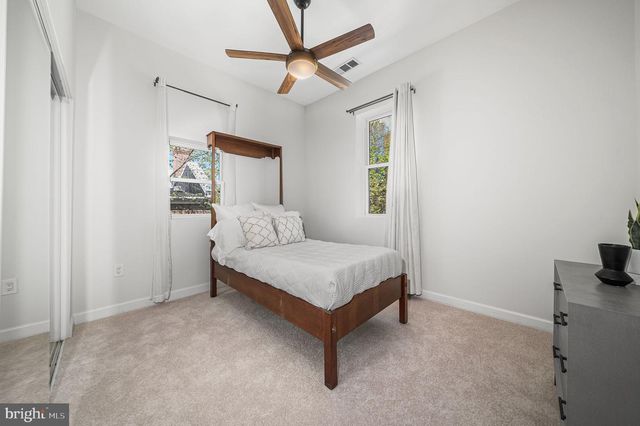 656 9TH ST NE, Washington, DC 20002