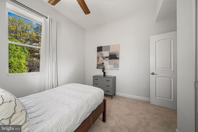 656 9TH ST NE, Washington, DC 20002