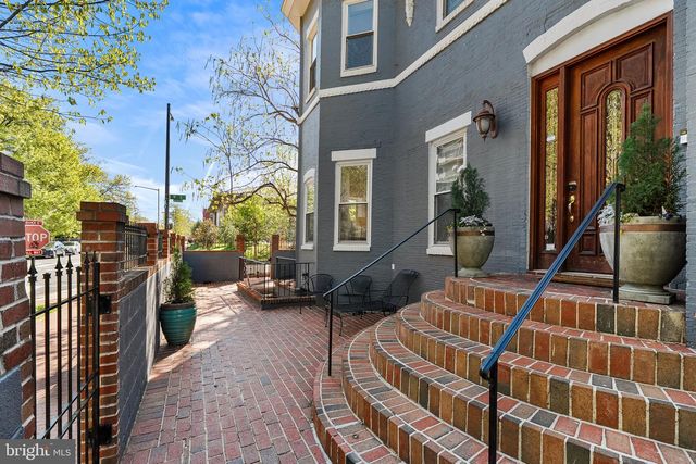 656 9TH ST NE, Washington, DC 20002
