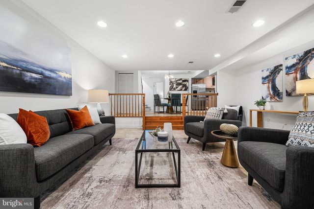 656 9TH ST NE, Washington, DC 20002