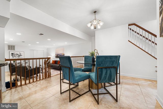 656 9TH ST NE, Washington, DC 20002