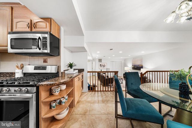 656 9TH ST NE, Washington, DC 20002
