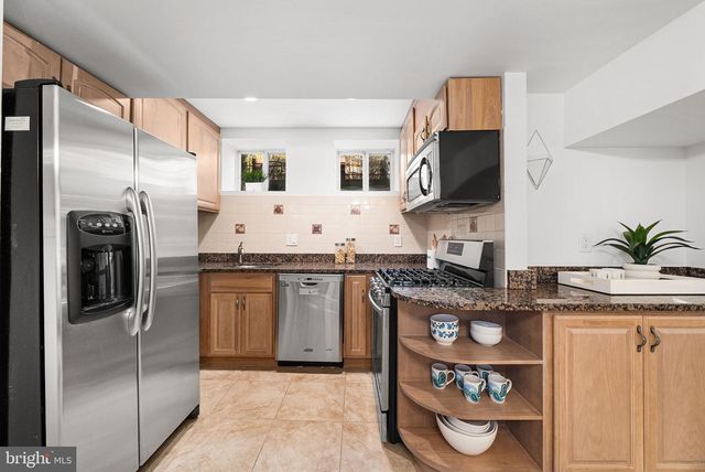 656 9TH ST NE, Washington, DC 20002