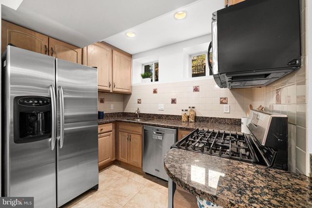 656 9TH ST NE, Washington, DC 20002