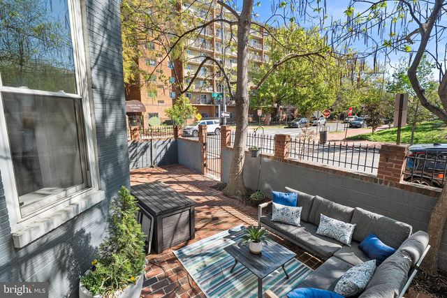 656 9TH ST NE, Washington, DC 20002