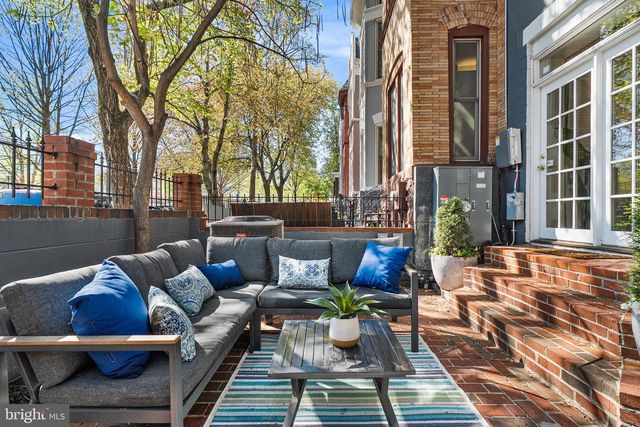 656 9TH ST NE, Washington, DC 20002