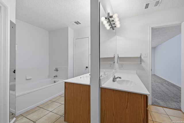6318 Regency Wood, San Antonio, TX 78249