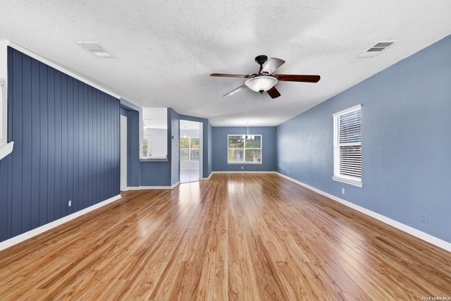 6318 Regency Wood, San Antonio, TX 78249