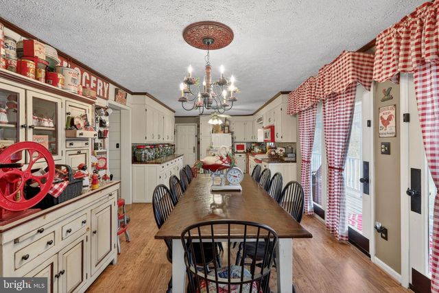 236 KUMP DR, Gore, VA 22637