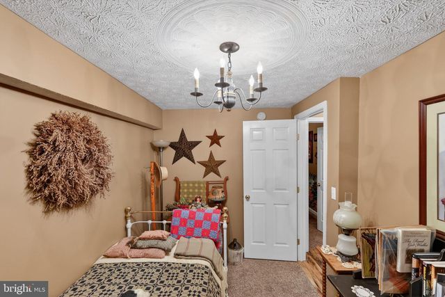 236 KUMP DR, Gore, VA 22637