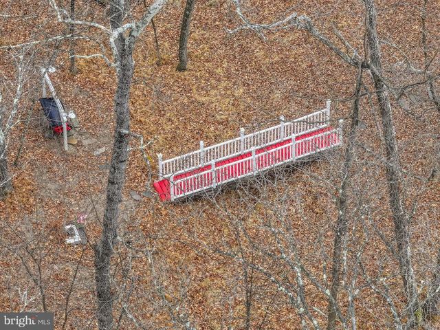 236 KUMP DR, Gore, VA 22637