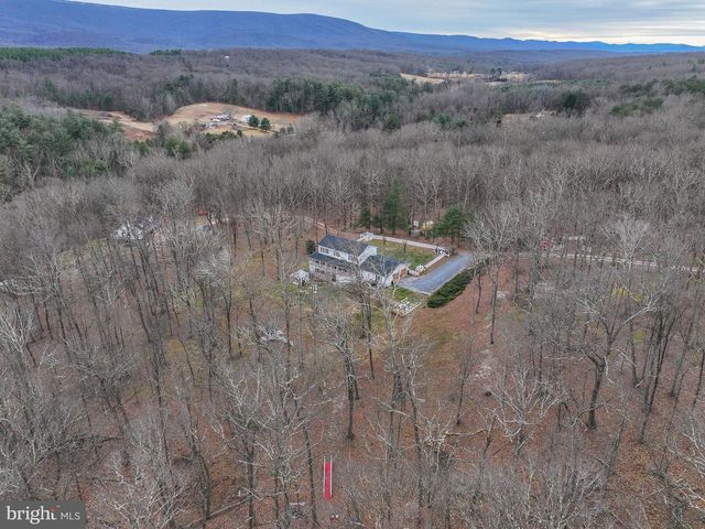 236 KUMP DR, Gore, VA 22637