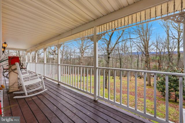 236 KUMP DR, Gore, VA 22637