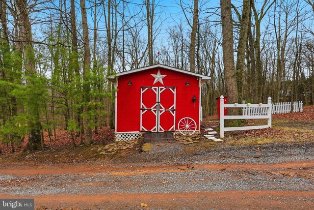 236 KUMP DR, Gore, VA 22637