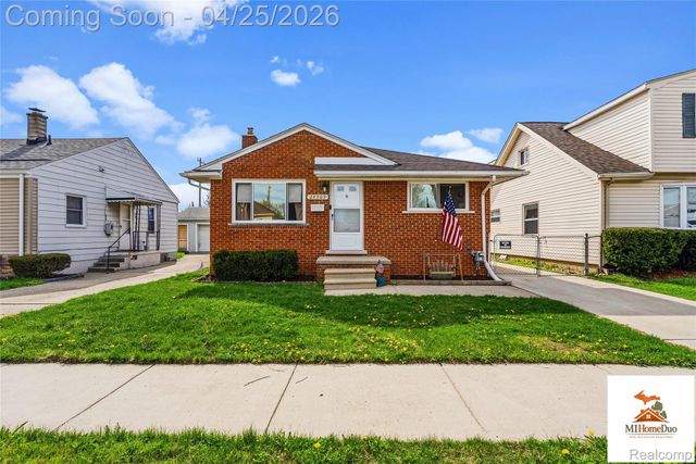 24909 Saxony Avenue, Eastpointe, MI 48021
