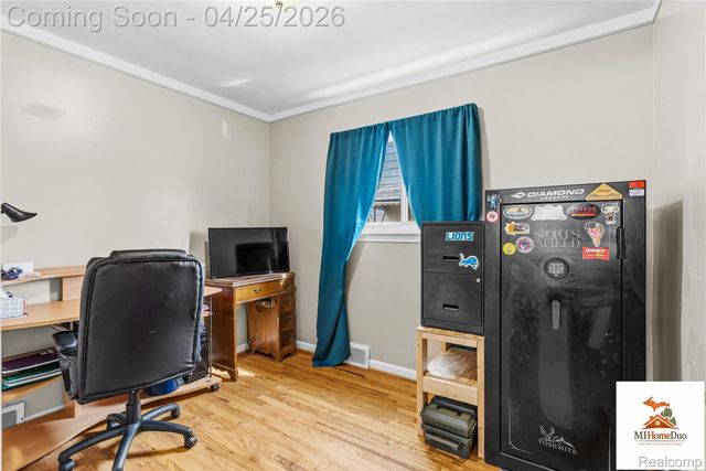 24909 Saxony Avenue, Eastpointe, MI 48021