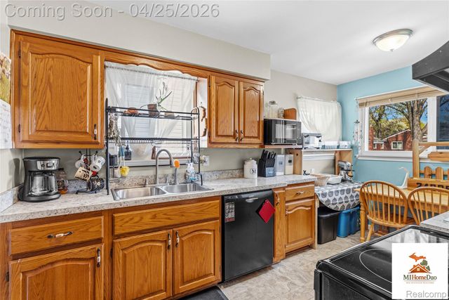 24909 Saxony Avenue, Eastpointe, MI 48021