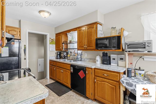 24909 Saxony Avenue, Eastpointe, MI 48021