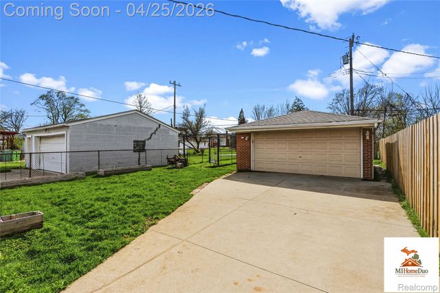 24909 Saxony Avenue, Eastpointe, MI 48021