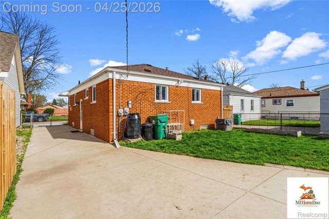 24909 Saxony Avenue, Eastpointe, MI 48021