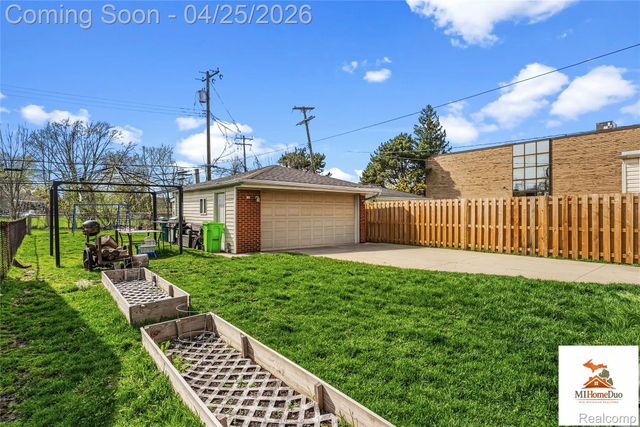 24909 Saxony Avenue, Eastpointe, MI 48021