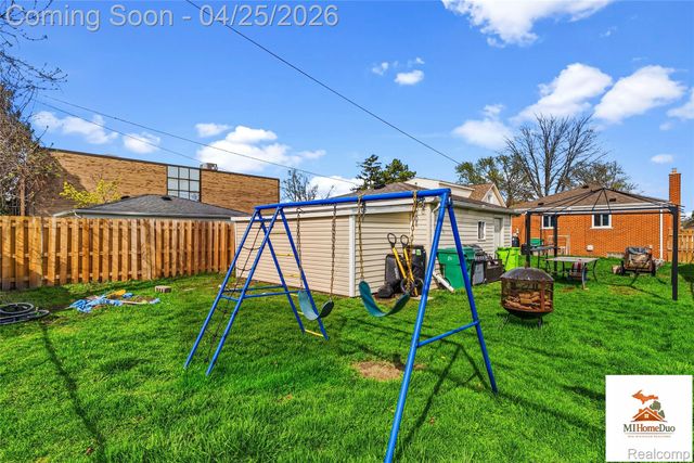 24909 Saxony Avenue, Eastpointe, MI 48021