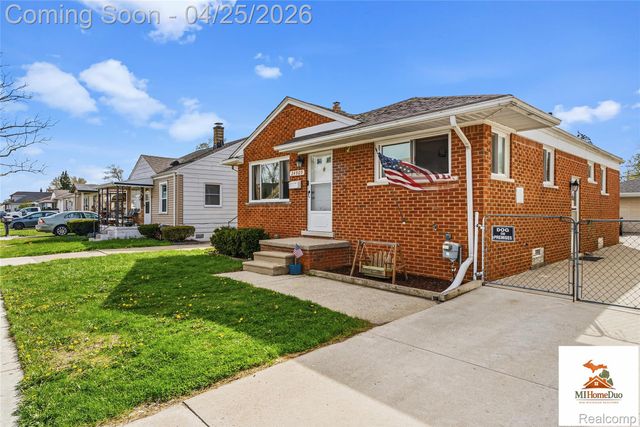 24909 Saxony Avenue, Eastpointe, MI 48021