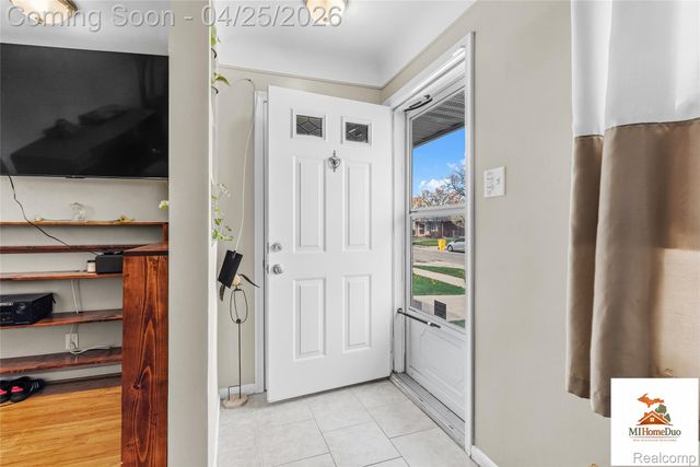 24909 Saxony Avenue, Eastpointe, MI 48021