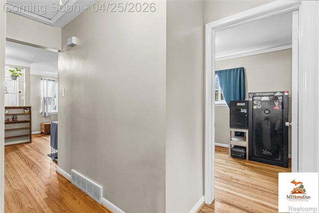 24909 Saxony Avenue, Eastpointe, MI 48021