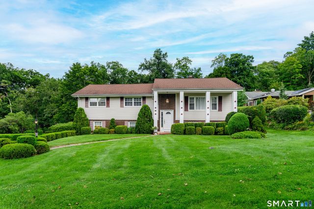 8 Pinewood Shores, Sherman, CT 06784